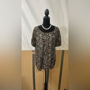Avon Black and Cream Women's Blouse